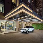 Royal Hometel Suites